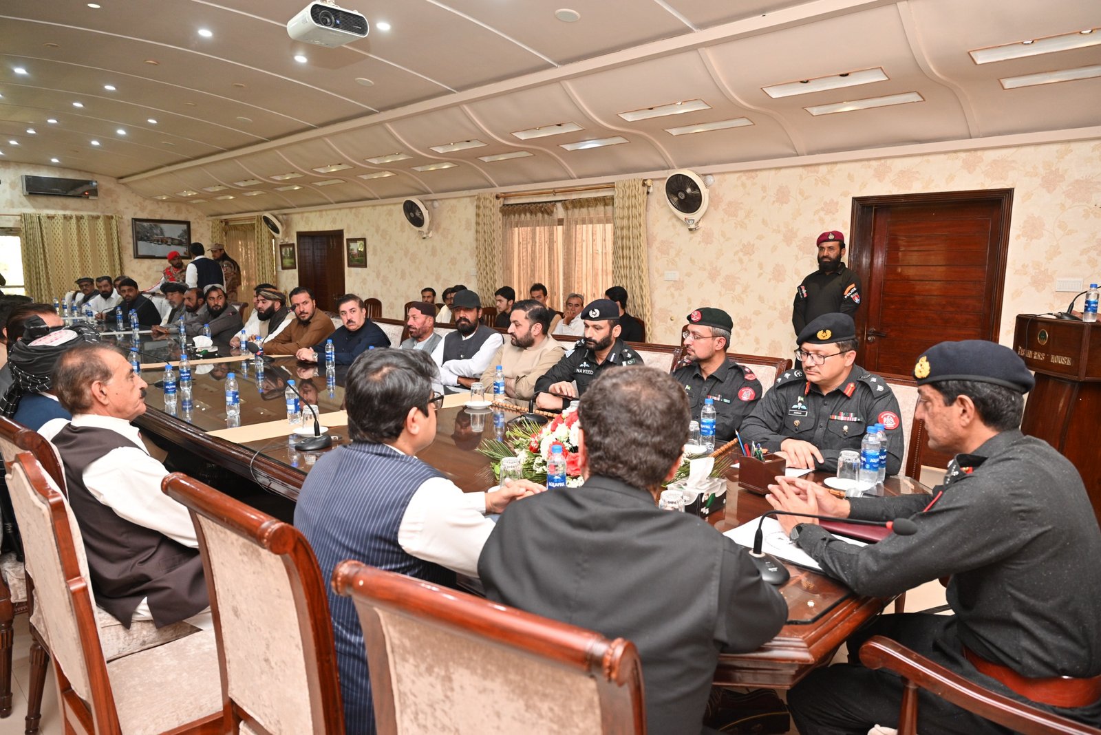 آئی جی ایف سی بلوچستان (نارتھ) میجر جنرل محمد عاطف مجتبیٰ نے ضلع پشین کے دورے کے دوران قبائلی عمائدین اور مقامی معززین سے ملاقات کی۔