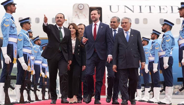 پاکستان نے امریکا، ایران کو مذاکرات کی میز پر لا کر وہ سفارتی کردار اداکیا جو چین اور برطانیہ جیسی بڑی طاقتیں ادا نہ کرسکیں: تجزیہ ساؤتھ ایشین وائسز