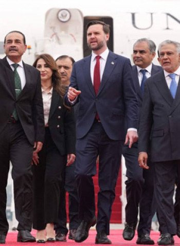 پاکستان نے امریکا، ایران کو مذاکرات کی میز پر لا کر وہ سفارتی کردار اداکیا جو چین اور برطانیہ جیسی بڑی طاقتیں ادا نہ کرسکیں: تجزیہ ساؤتھ ایشین وائسز