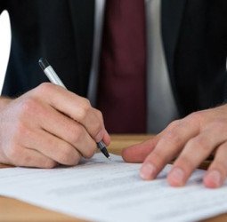وراثت کی مساوی تقسیم: خلیجی امیر خاندان بیٹوں اور بیٹیوں کے حصوں میں فرق کم کرنےکیلئے برطانوی قانون کے تحت وصیت نامے تیار کرنے لگے