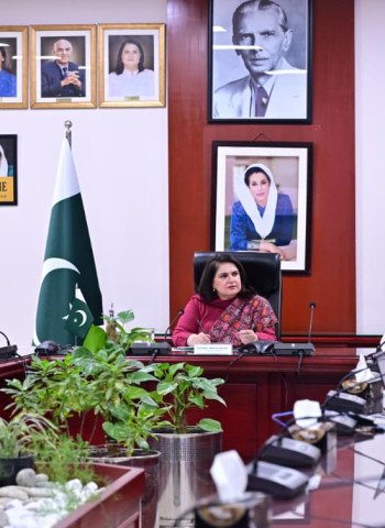 چیئرپرسن بینظیر انکم سپورٹ پروگرام سینیٹر روبینہ خالد کا رمضان المبارک کی آمد پر مستحق خواتین کیلئے بڑی خوشخبری کا اعلان