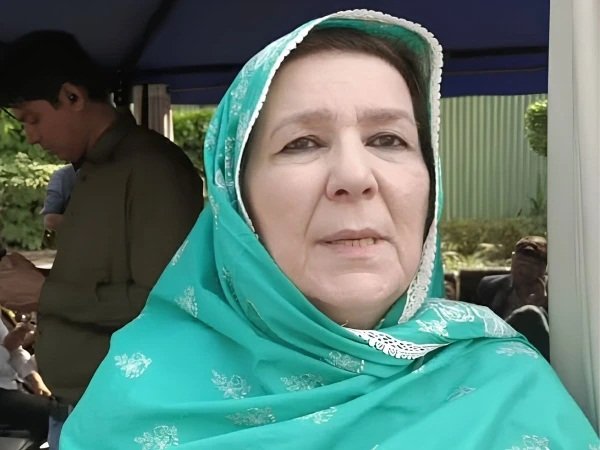 عمران خان کی نظربند بہن نورین نیازی جیل سے اسپتال منتقل