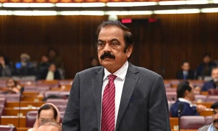 بانی پی ٹی آئی کی بہنیں انتشار پھیلانا اور اسلام آباد پر چڑھائی چاہتی تھیں اس لیے جیل میں ہیں، رانا ثنا