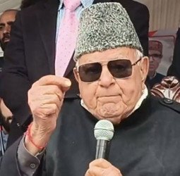 پاکستان کشمیریوں کی حفاظت کر رہا ہے، فاروق عبداللہ